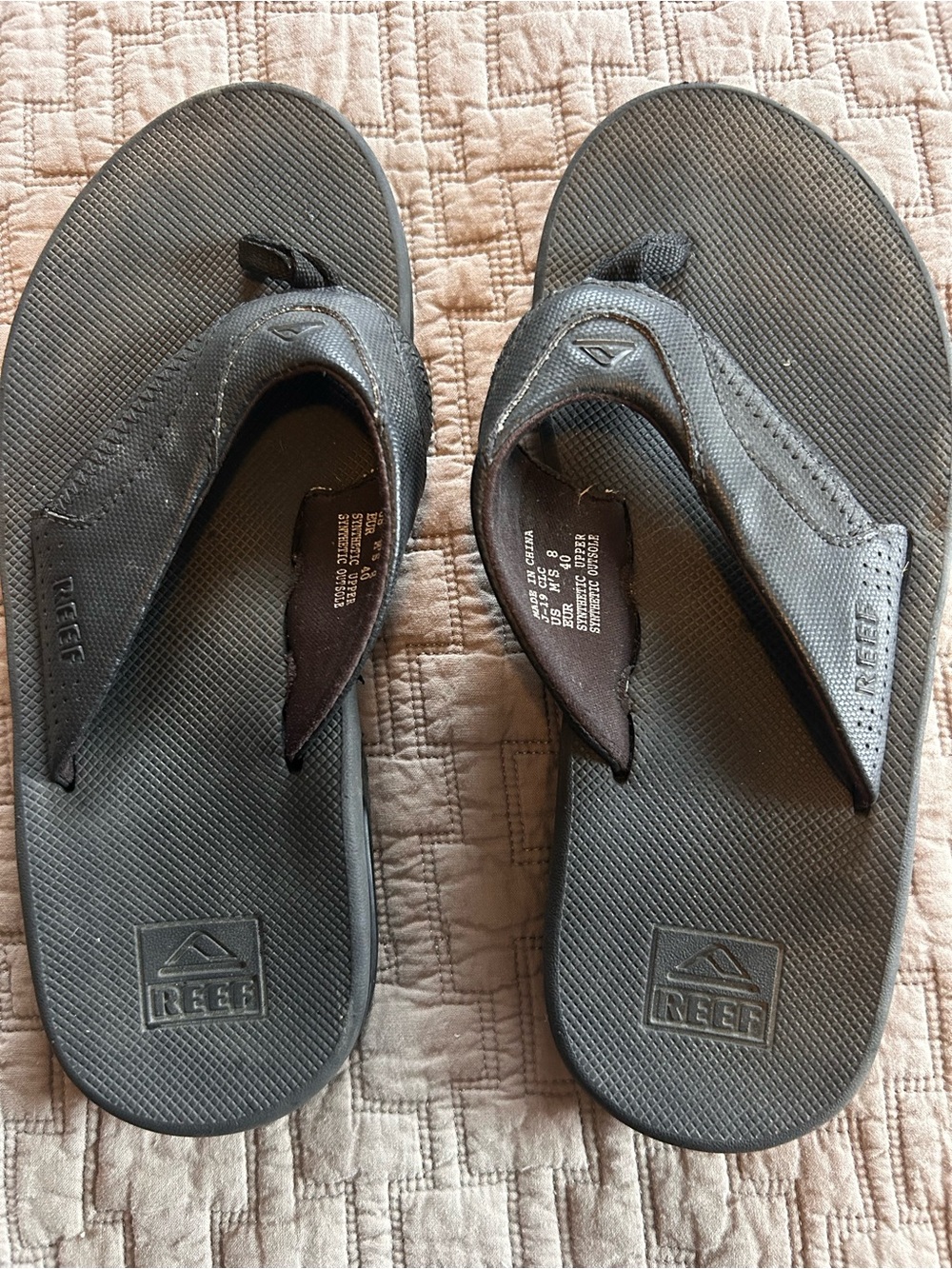 Reef Men's Black Textured Foam Flip Flops 8
